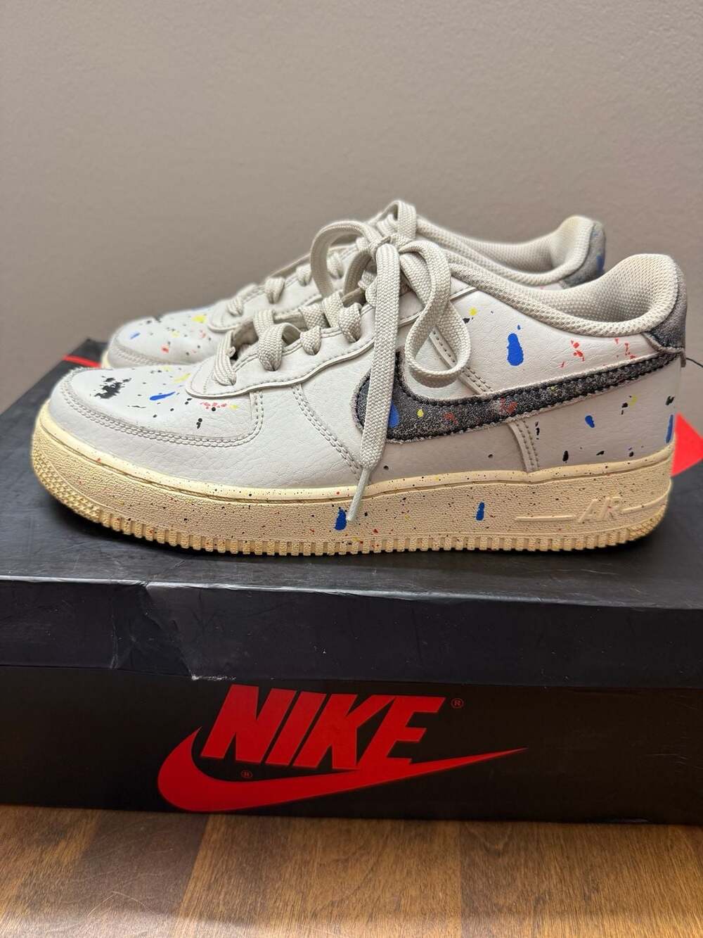 Nike Air Force 1 LV8 Paint Splatter